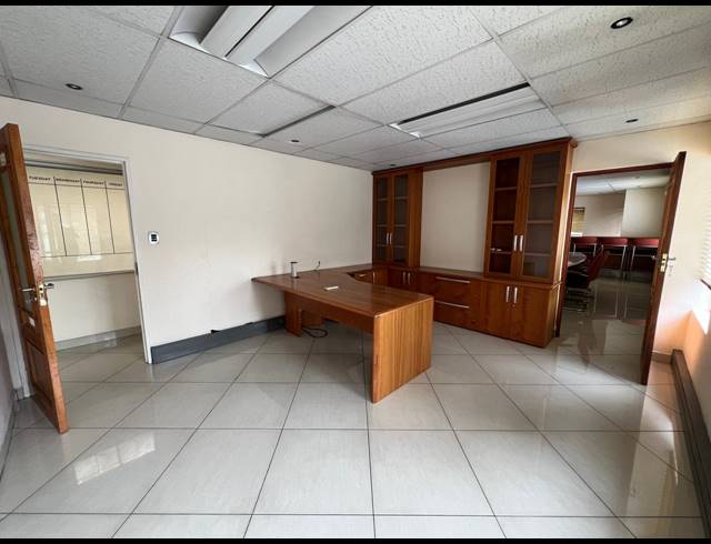 1,003M² WAREHOUSE TO LET IN STRIJDOMPARK